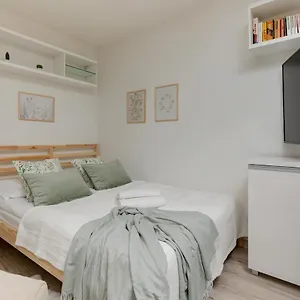 Light With Balcony By Renters Apartament